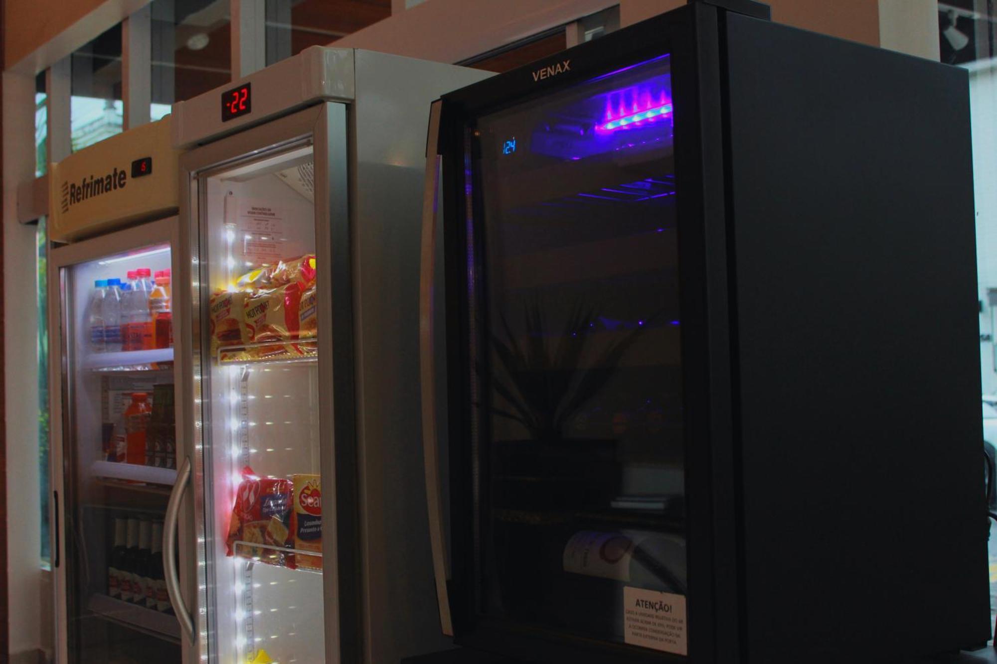 Gontijo Inn Hotel Itajubá Εξωτερικό φωτογραφία A vending machine in a Japanese convenience store